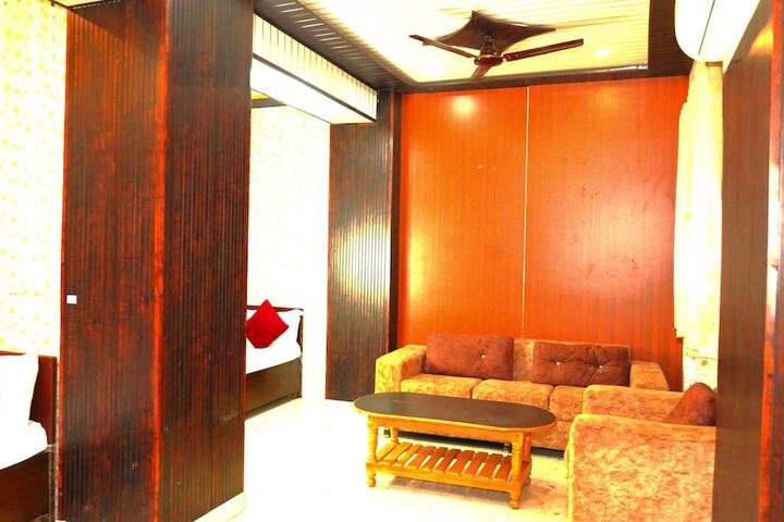 Room 17 of 36