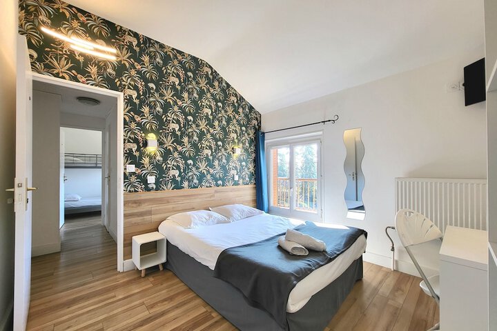 Room 9 of 21