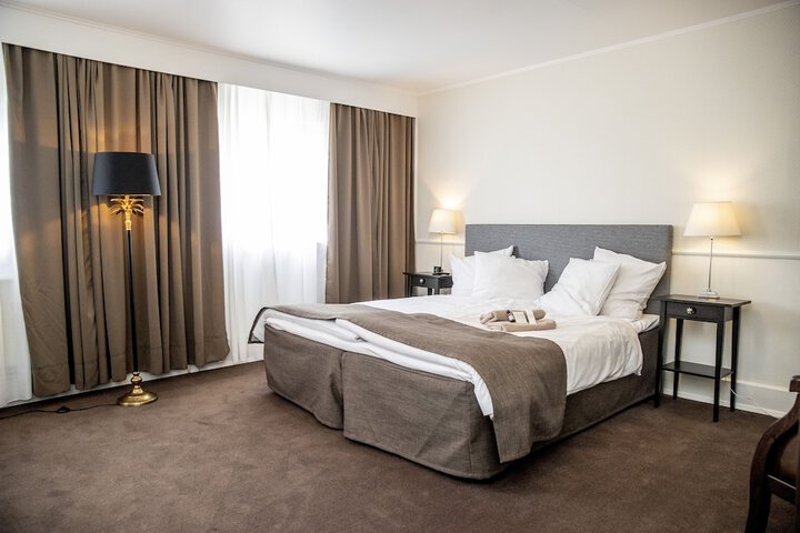 Room 3 of 60