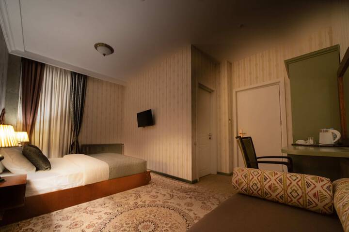 Room 28 of 75