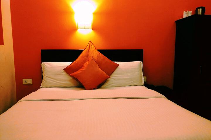 Room 37 of 65