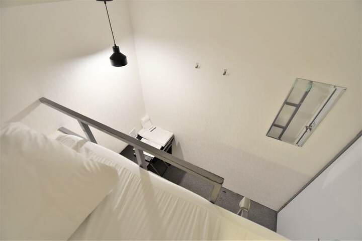 Room 16 of 47