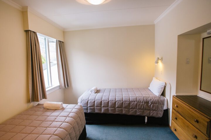 Room 12 of 170