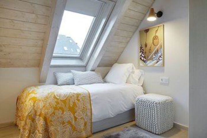 Room 12 of 26