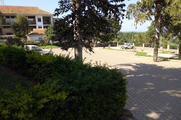 Property Grounds 29 of 32