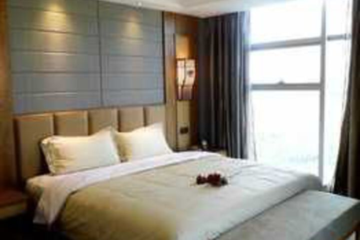 Chinese Yew Lake Hotel
