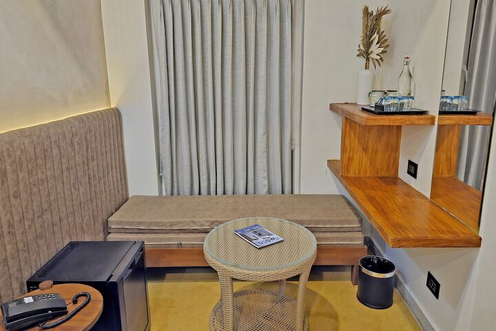 Room 5 of 38