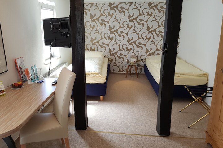 Room 55 of 283