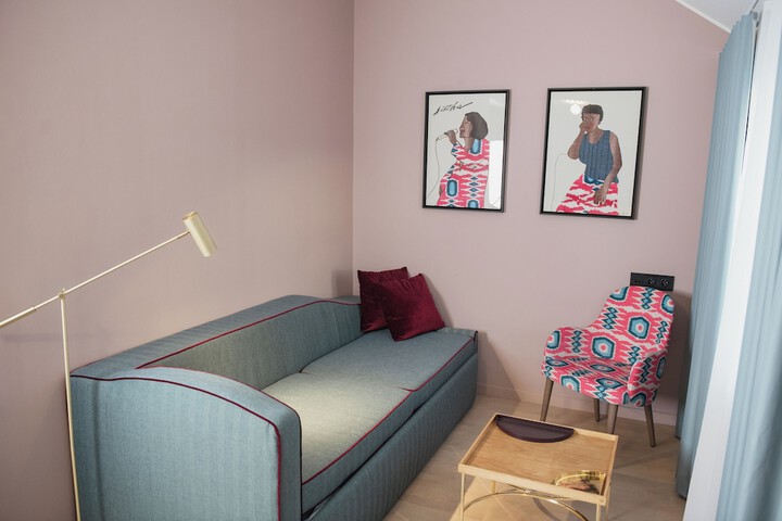 Room 27 of 100