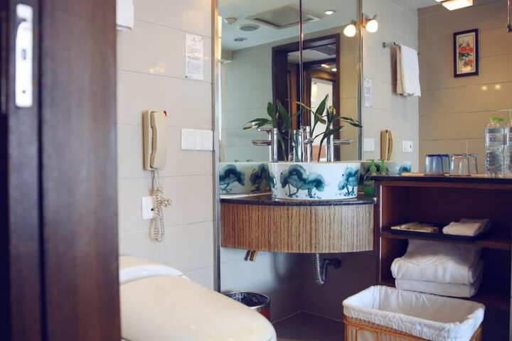 Room 19 of 25