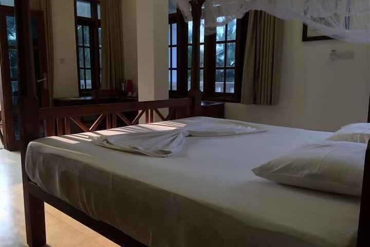 Room 2 of 4