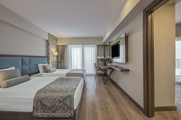 Room 3 of 40