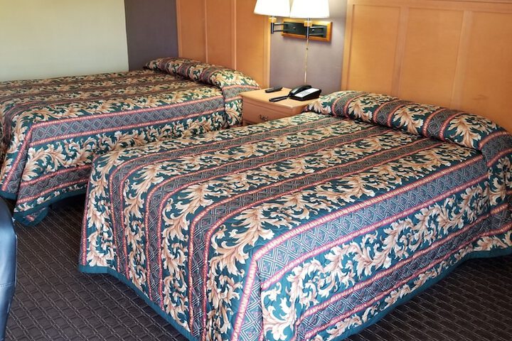 Classic Room 2 Double Beds (3 of 8)
