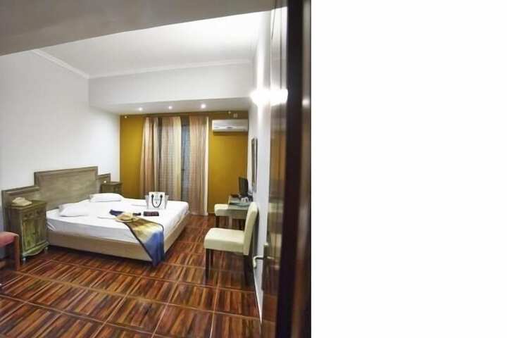 Room 7 of 56