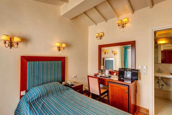 Room 10 of 92