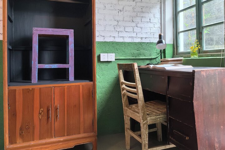 Room 28 of 223