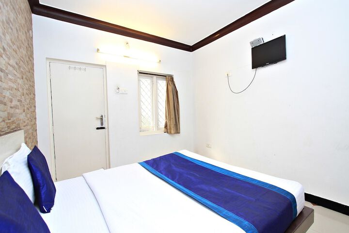 Room 10 of 21