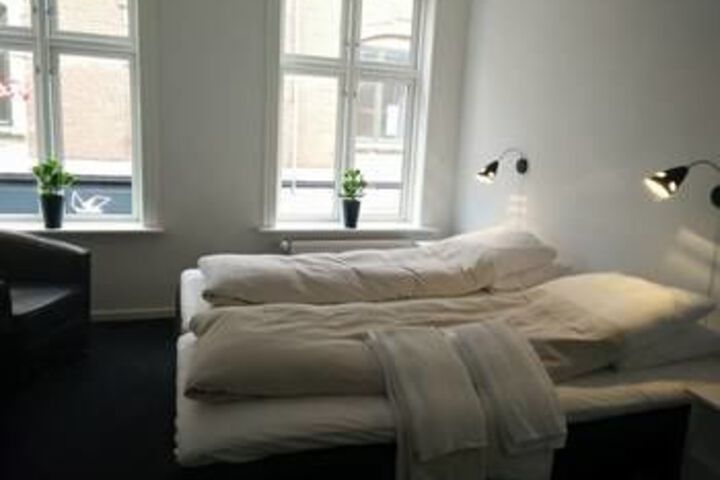 Room 13 of 31