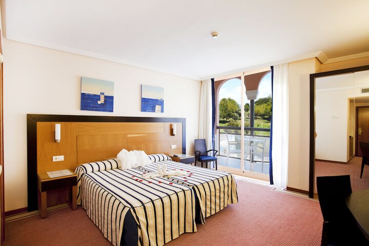 Room 4 of 74
