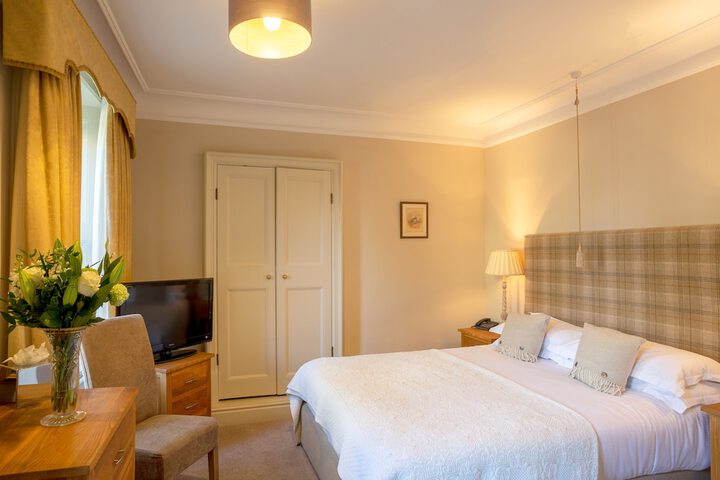 Room 16 of 240