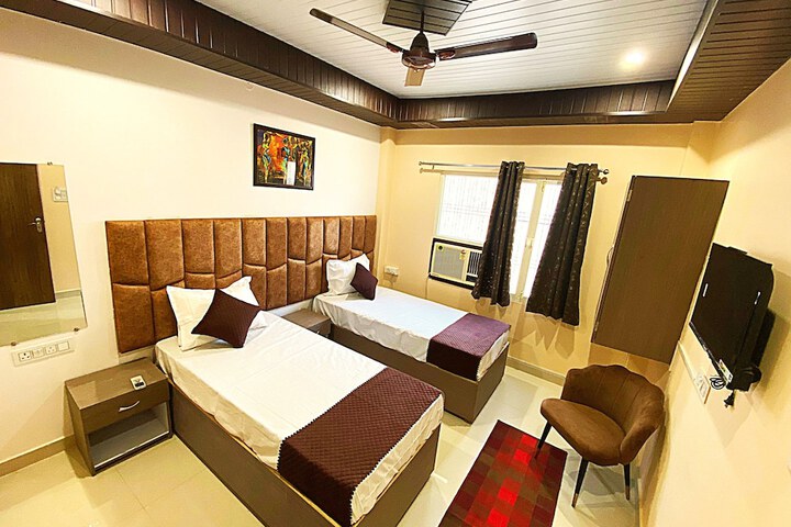 Room 5 of 17