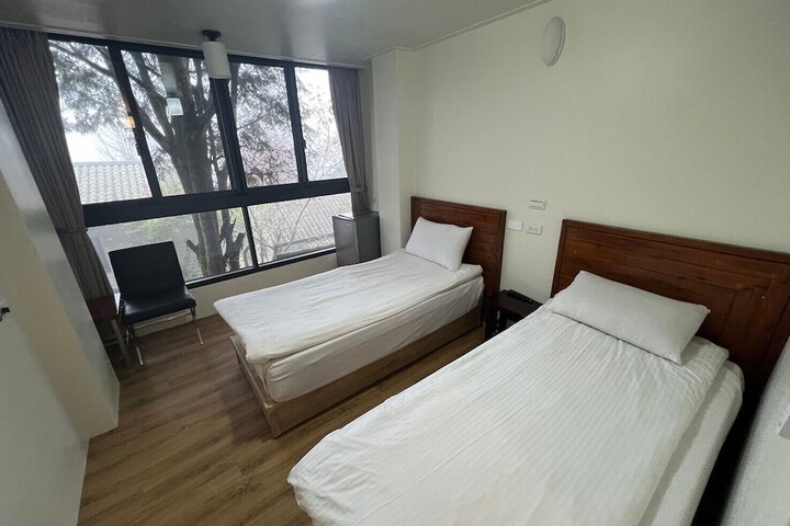Room 18 of 35