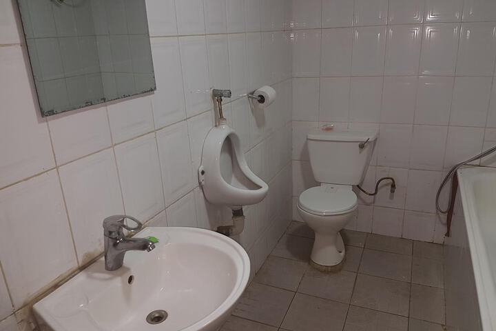Room 40 of 65