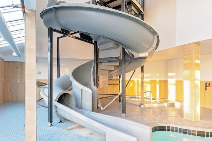 Hotel with Pool