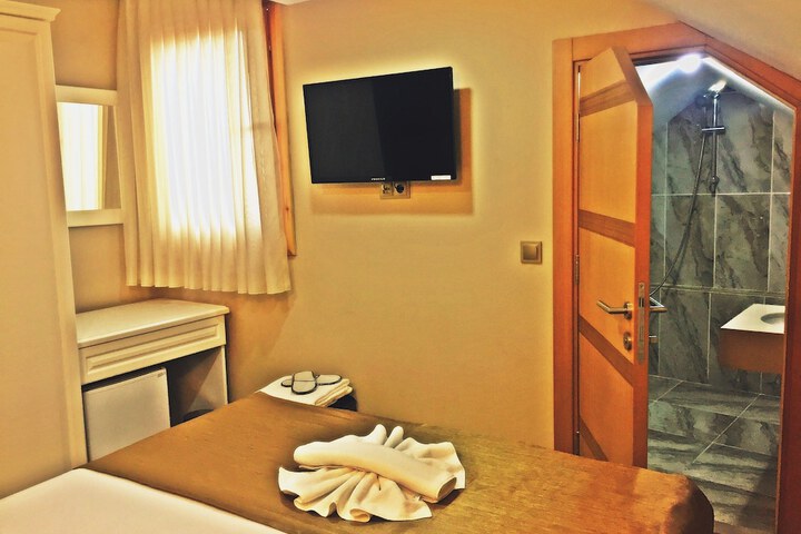 Room 43 of 50