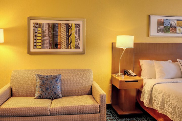 Room 12 of 36
