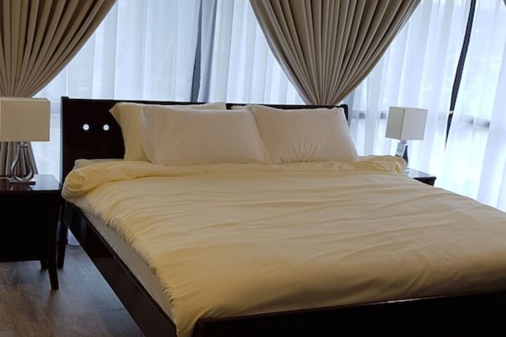 Room 9 of 28