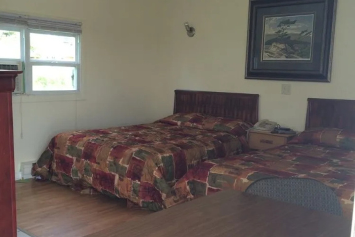 Room 11 of 25