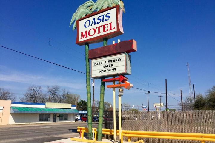 Oasis Motel in Arlington, TX