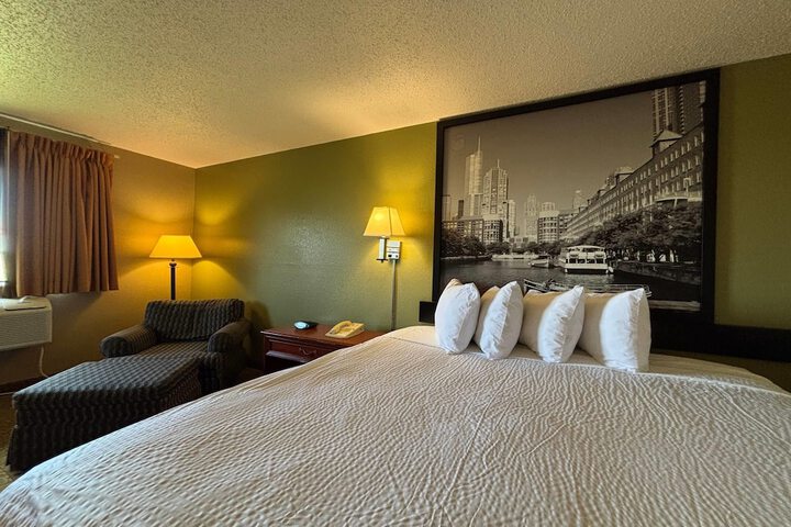 Room 15 of 26