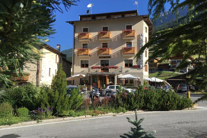 Hotel Zebrù