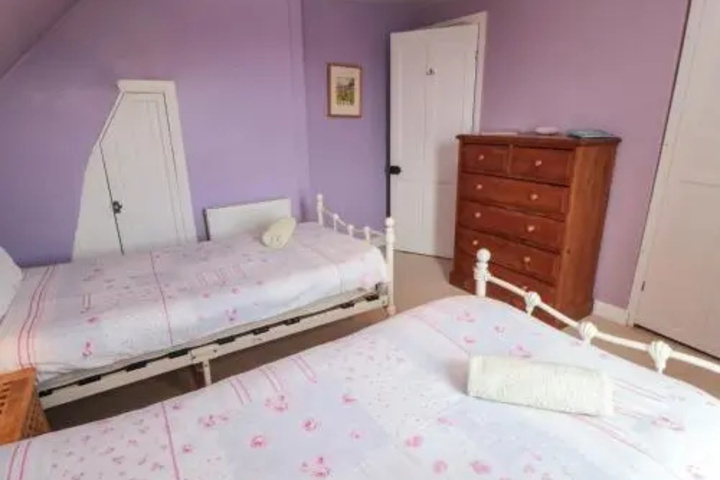 Room 6 of 19