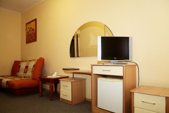 Room 3 of 123