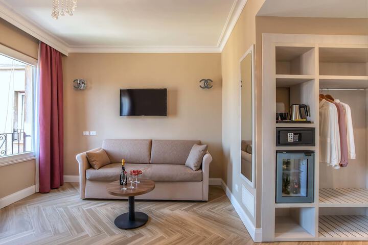 Room 14 of 50