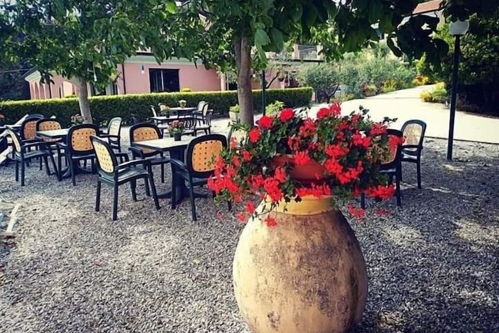 Hotel Exterior 12 of 20