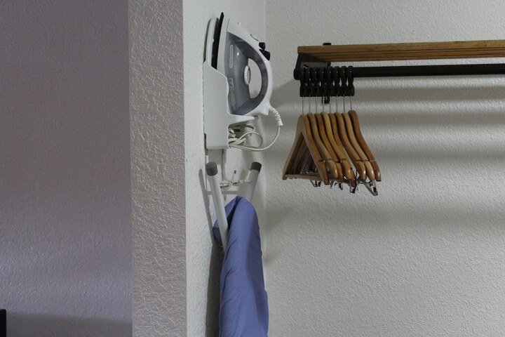 Iron/ironing board
