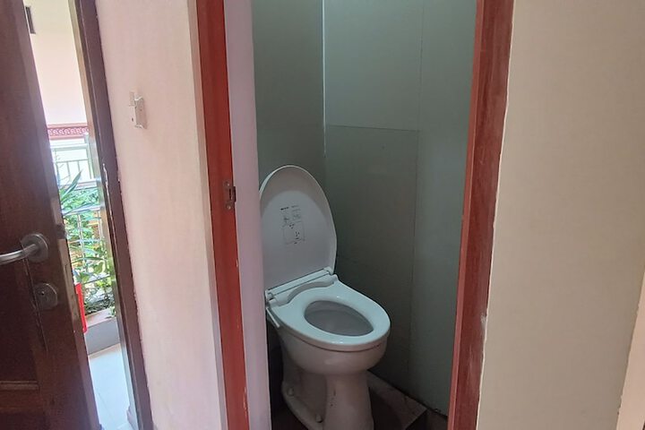 Room 16 of 34