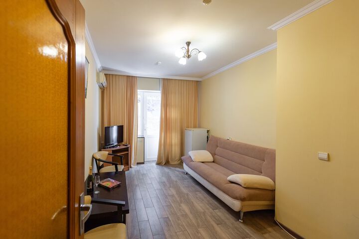 Room 25 of 51