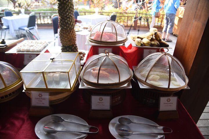 Dining 54 of 63
