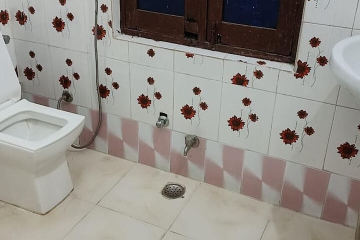 Room 20 of 28