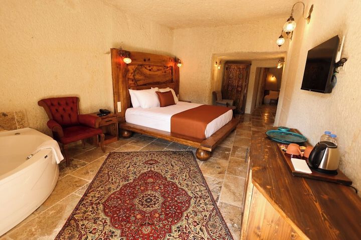 Room 3 of 121