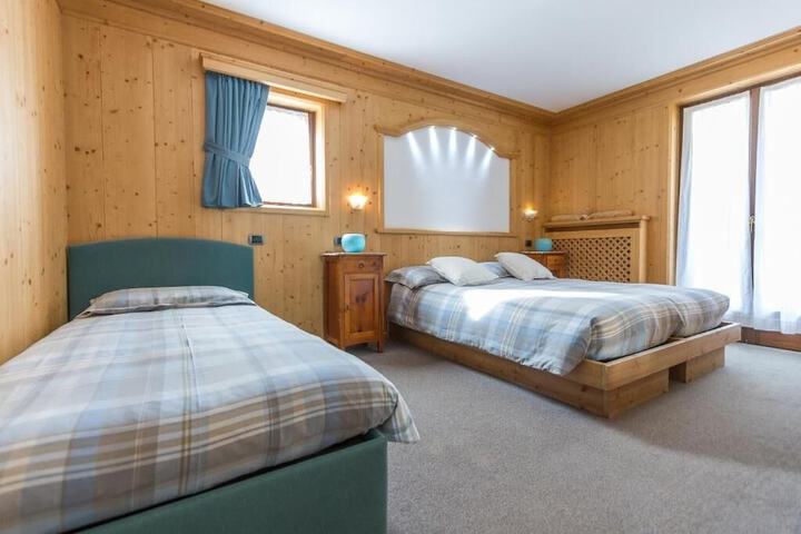 Room 16 of 60