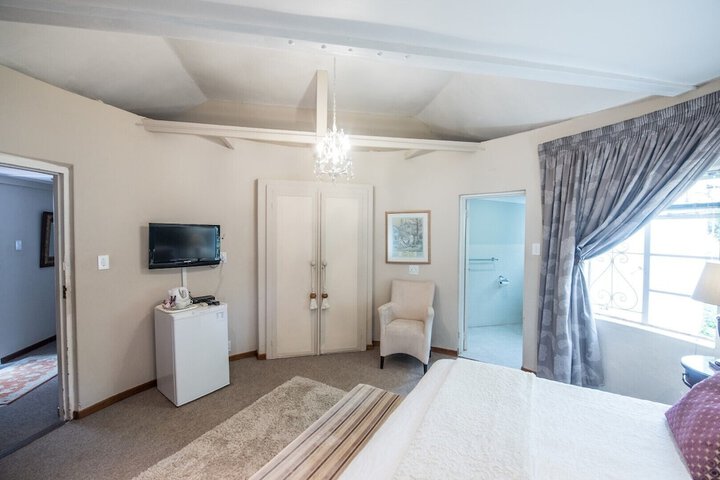 Room 3 of 66