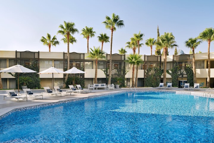 Pool Hotel