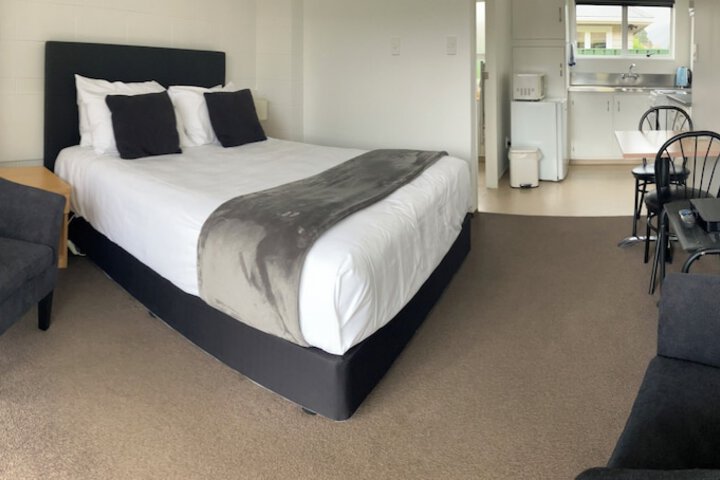 Room 17 of 27
