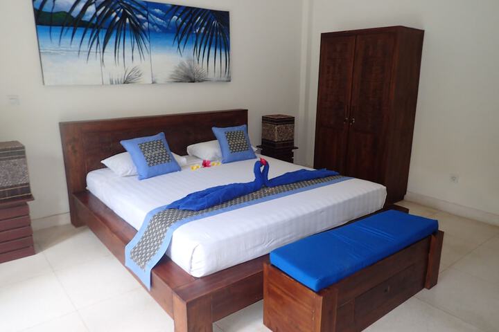 Room 9 of 36